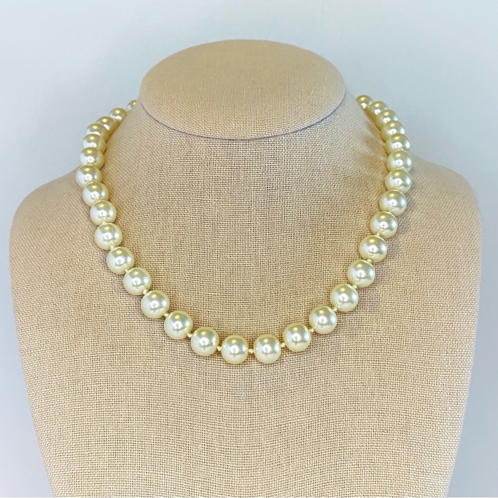 Hand Knotted Faux Pearl Glass Bead Necklace Gold Tone Clasp Adjustable Ivory - Picture 1 of 11